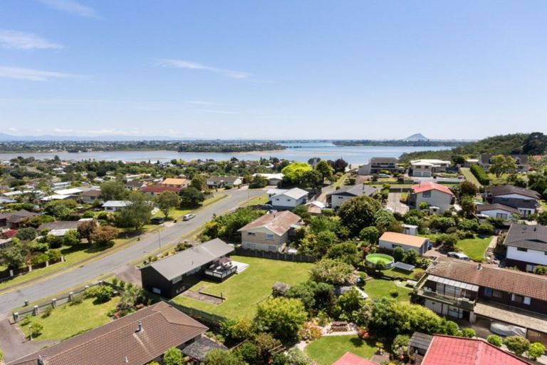 Photo of property in 31 Dunton Drive, Welcome Bay, Tauranga, 3112