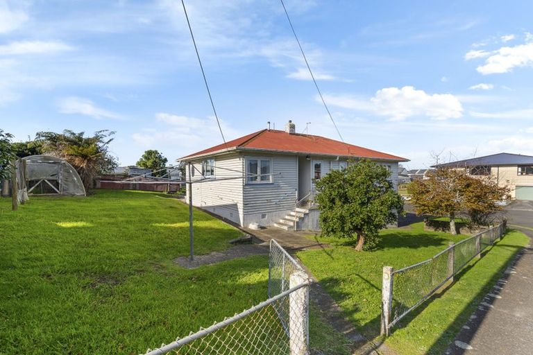 Photo of property in 6 Hughson Street, Waitara, 4320