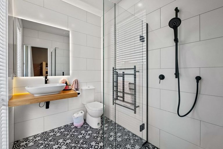 Photo of property in 32 Falconer Rise, Jacks Point, Queenstown, 9371