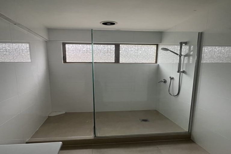 Photo of property in 9 Heaton Grove, Chatswood, Auckland, 0626