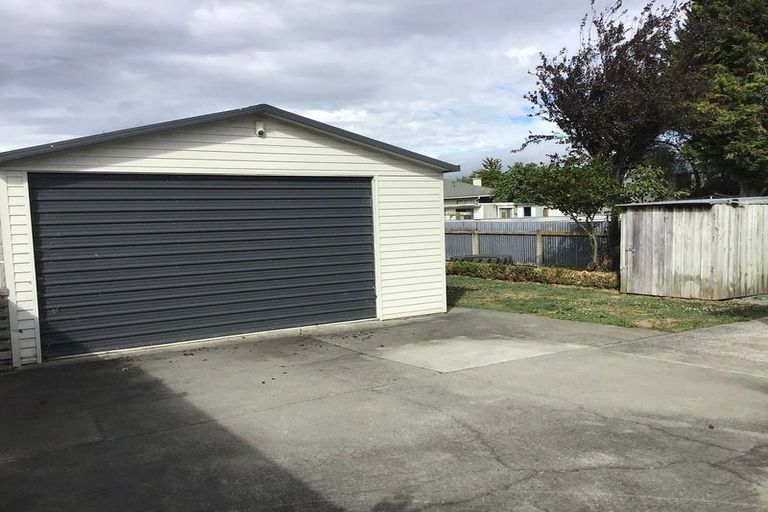 Photo of property in 99 Shamrock Street, Takaro, Palmerston North, 4412