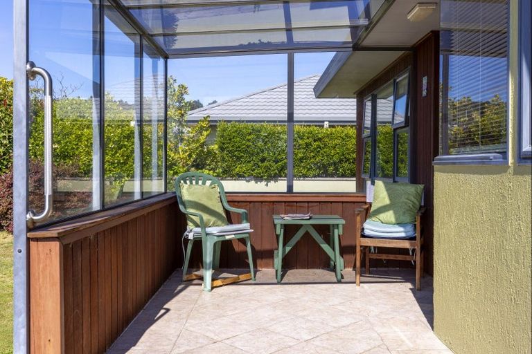 Photo of property in 14 Fairview Terrace, Waipahihi, Taupo, 3330