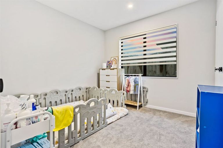 Photo of property in 37 Vinistra Road, Kumeu, 0810