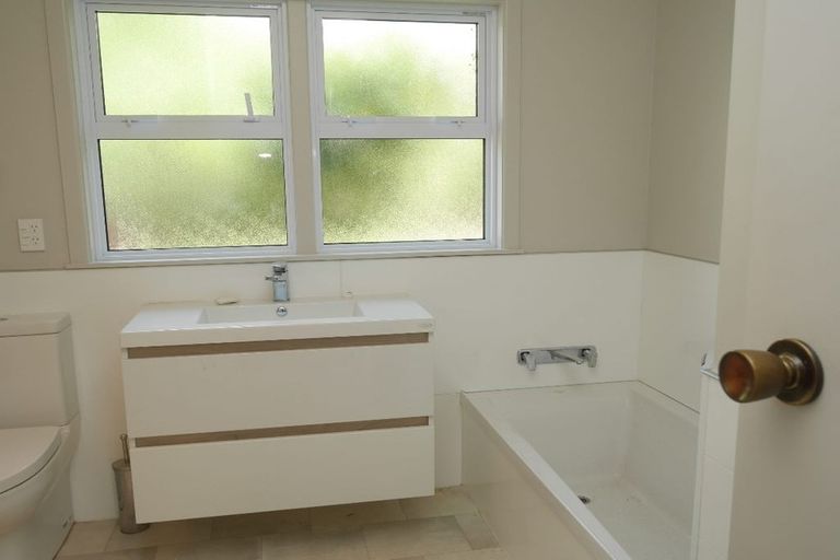 Photo of property in 369 Te Moana Road, Waikanae, 5036