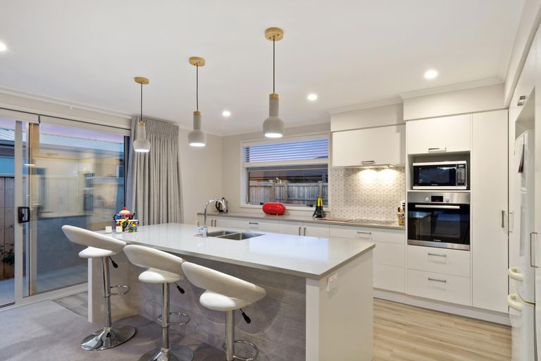 Photo of property in 16 Cassinia Close, Papamoa Beach, Papamoa, 3118