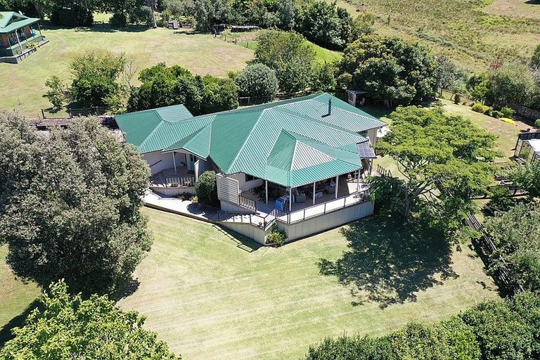 Photo of property in 36 Herbert Drive, Whangamata, 3620