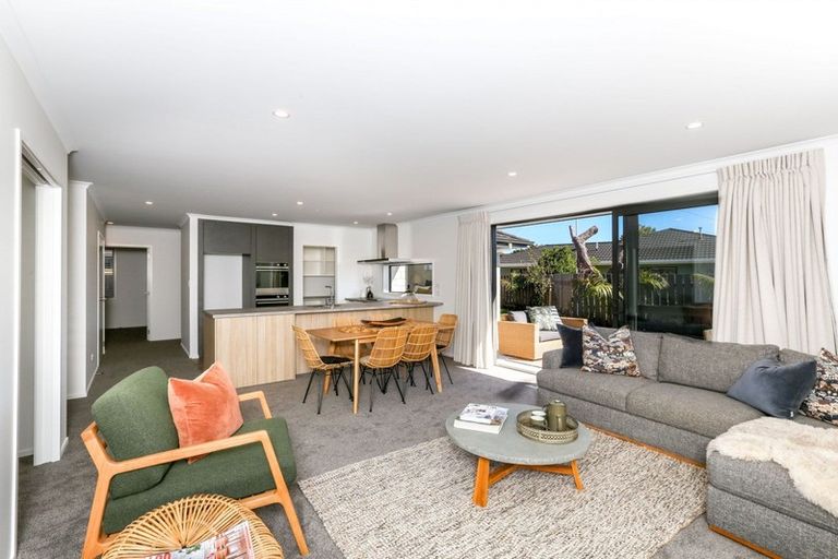 Photo of property in 386a Mangorei Road, Merrilands, New Plymouth, 4312