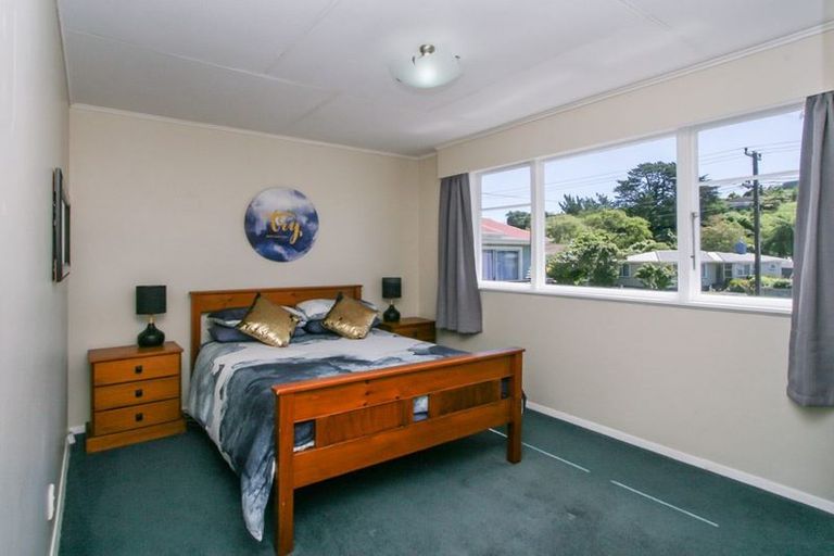 Photo of property in 2 Sardinha Place, Marfell, New Plymouth, 4310