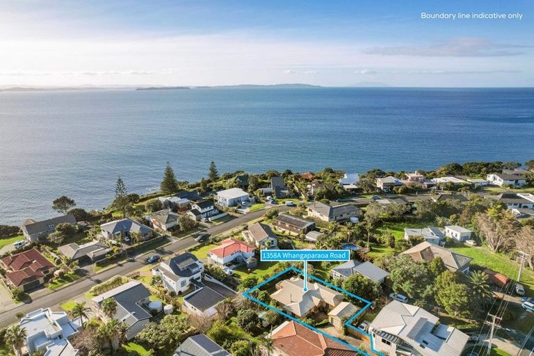 Photo of property in 1358a Whangaparaoa Road, Army Bay, Whangaparaoa, 0930