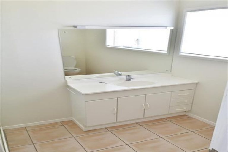 Photo of property in 16 Puriri Road, Manurewa, Auckland, 2102