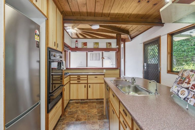 Photo of property in 11 Aquarius Drive, Kawaha Point, Rotorua, 3010