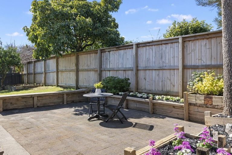 Photo of property in 17 Thomas Avenue, Te Atatu Peninsula, Auckland, 0610