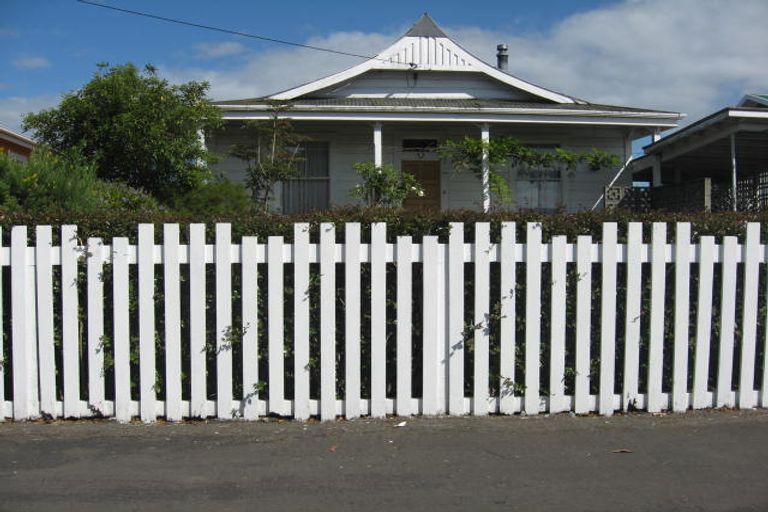 Photo of property in 103 Somme Parade, Aramoho, Whanganui, 4500