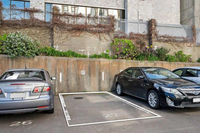 Photo of property in Hobson Court Flats, 13/70 Hobson Street, Thorndon, Wellington, 6011