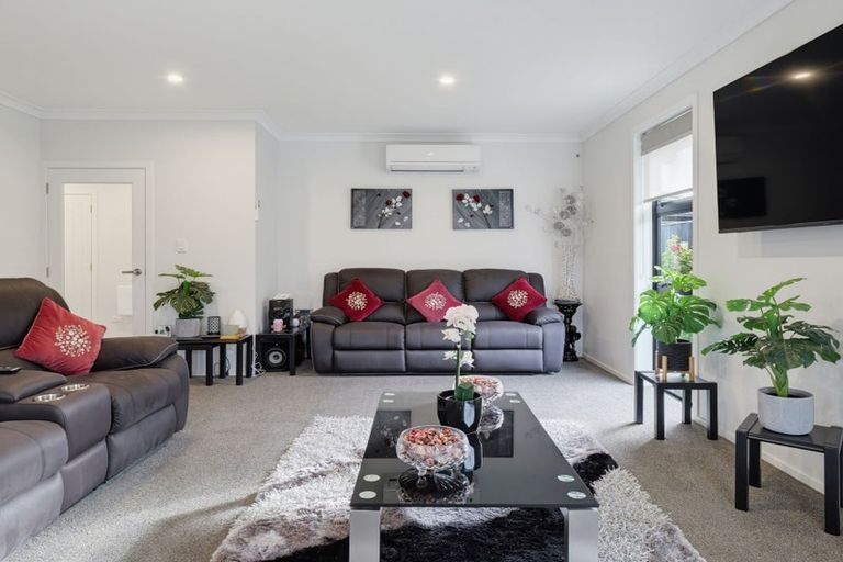Photo of property in 37 Daniel Place, Kelvin Grove, Palmerston North, 4414