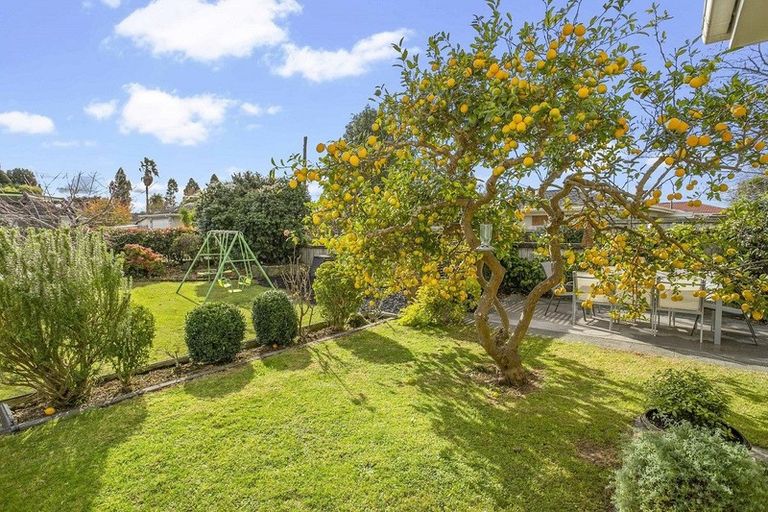 Photo of property in 2 Edmund Hillary Avenue, Papakura, 2110