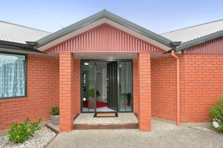 Photo of property in 17 Wavy Knowes Drive, Waldronville, Dunedin, 9018