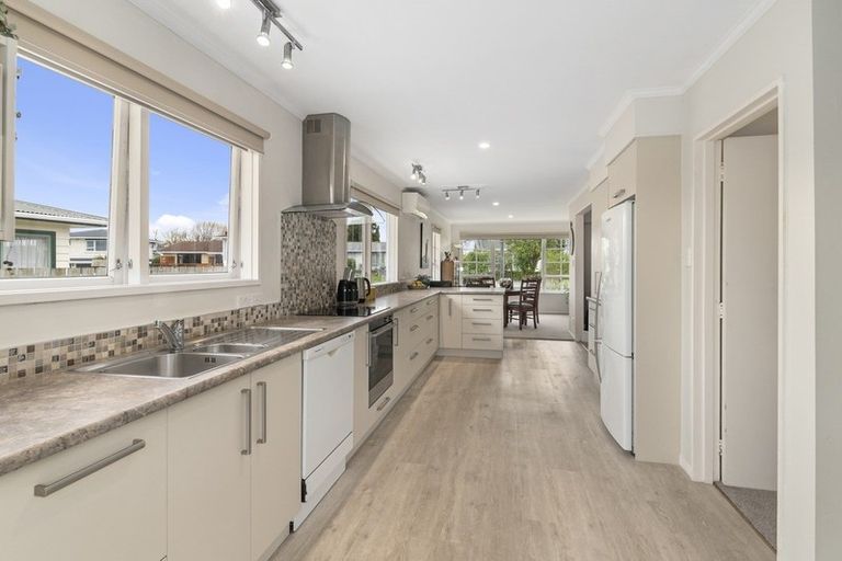 Photo of property in 74 Kennedy Drive, Levin, 5510