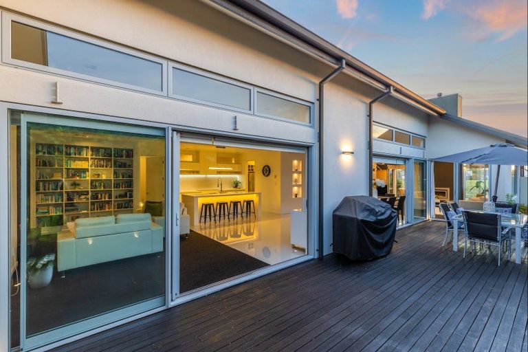 Photo of property in 26 Waitikiri Square, Parklands, Christchurch, 8083