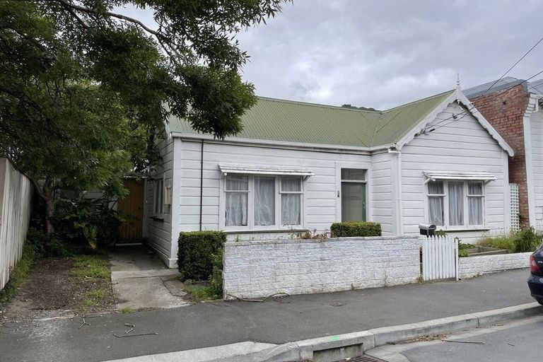 Photo of property in 1 Porritt Avenue, Mount Victoria, Wellington, 6011