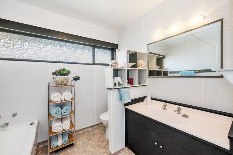 Photo of property in 30 Rimu Street, Waikanae, 5036