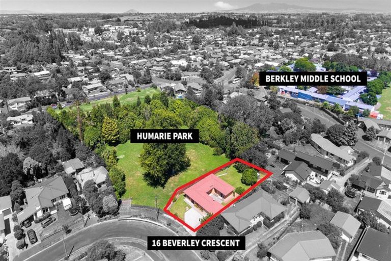 Photo of property in 16 Beverley Crescent, Hillcrest, Hamilton, 3216