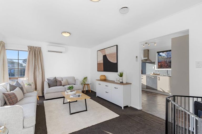 Photo of property in 17 Rosanna Place, Aranui, Christchurch, 8061