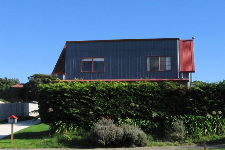 Photo of property in 30 Campion Road, Waikanae Beach, Waikanae, 5036