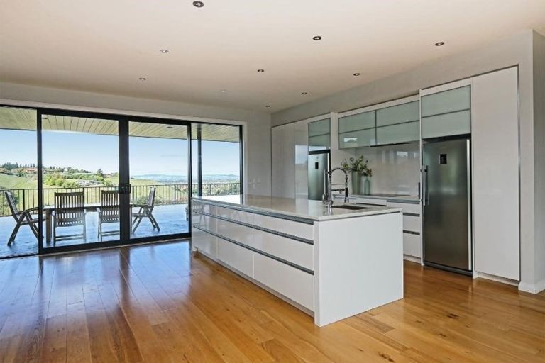 Photo of property in 264 Puketapu Road, Taradale, Napier, 4183