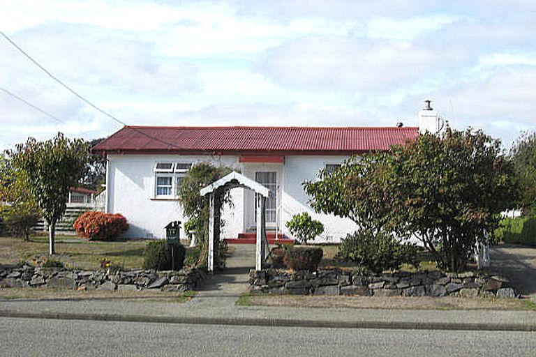 Photo of property in 15 Studholme Street, Waimate, 7924