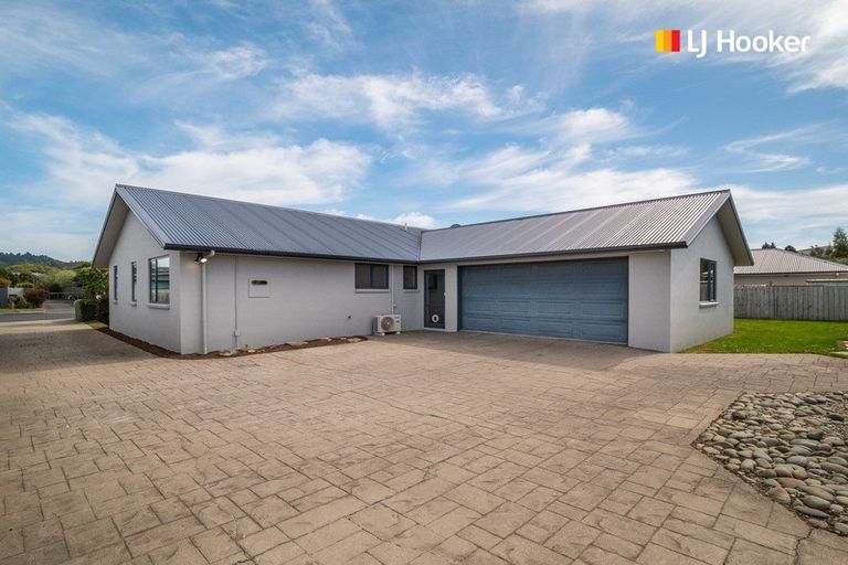 Photo of property in 40 Sunninghurst Drive, Fairfield, Dunedin, 9018