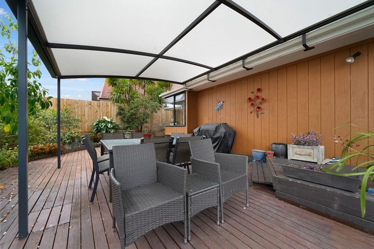 Photo of property in 1/24 Blacklock Avenue, Henderson, Auckland, 0612