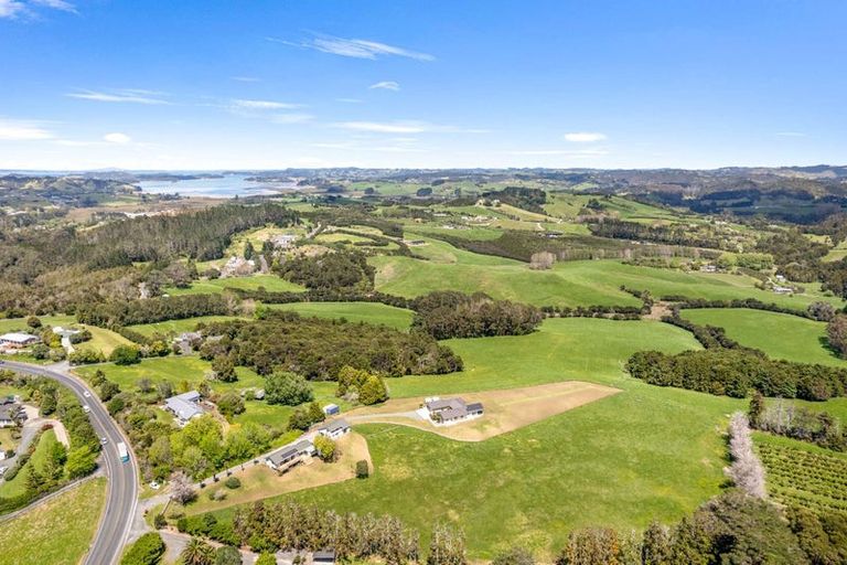 Photo of property in 30 Mahurangi East Road, Snells Beach, 0982
