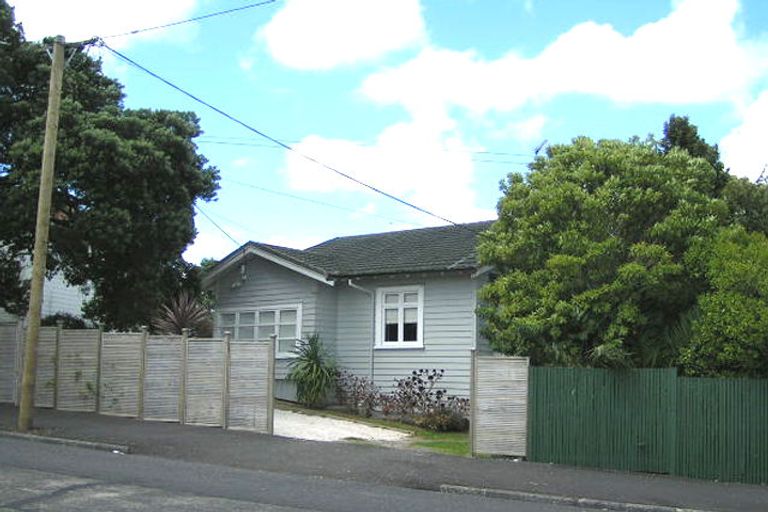 Photo of property in 179 Queen Street, Northcote Point, Auckland, 0627