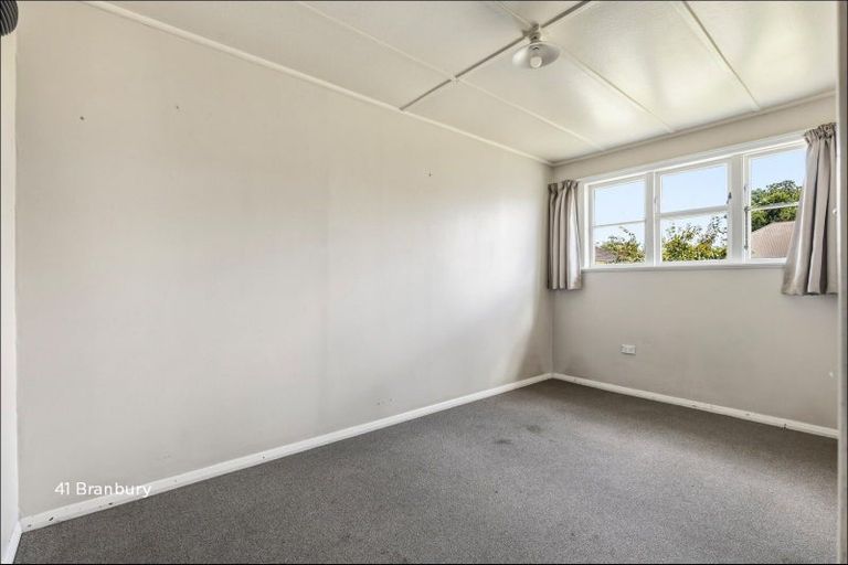 Photo of property in 39 Banbury Crescent, Fairfield, Hamilton, 3214