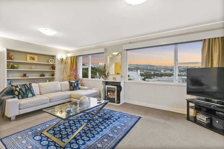 Photo of property in Landscape Apartments, 123-125 Austin Street, Mount Victoria, Wellington, 6011