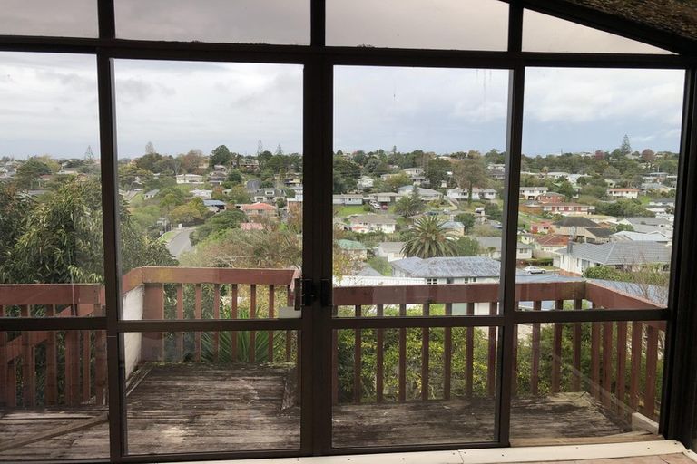 Photo of property in 16 Chequers Avenue, Glenfield, Auckland, 0629