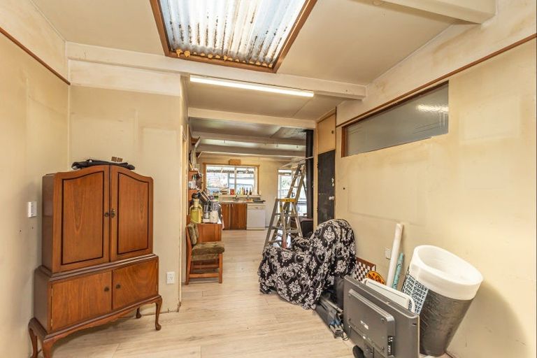 Photo of property in 40 Mako Mako Road, Levin, 5510