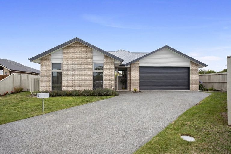 Photo of property in 2 Brockelbank Drive, Kaiapoi, 7630