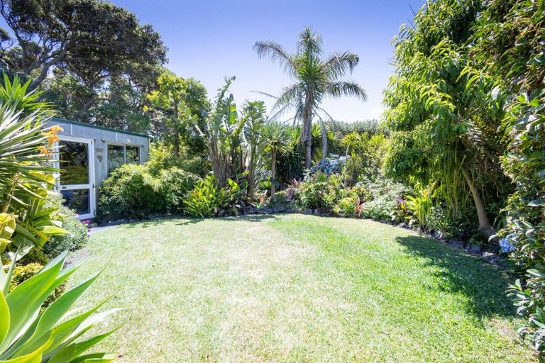Photo of property in 6 Sea View Road, Baylys Beach, Dargaville, 0377