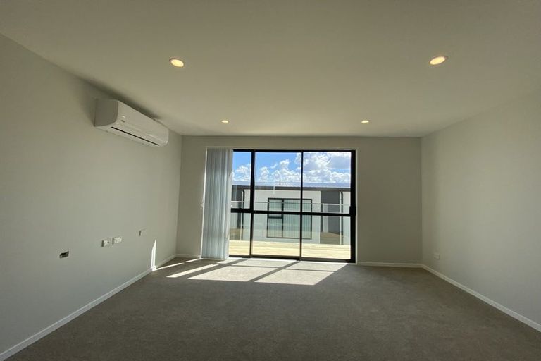 Photo of property in 35 Hinonga Loop, Silverdale, 0932