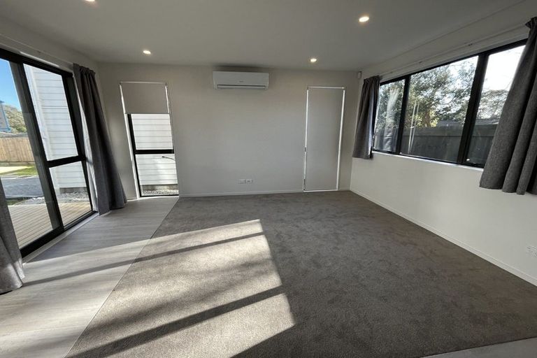 Photo of property in 9/535 Swanson Road, Ranui, Auckland, 0612