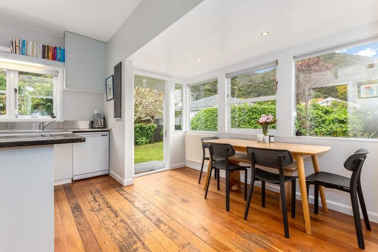 Photo of property in 9 Karamu Street, Eastbourne, Lower Hutt, 5013