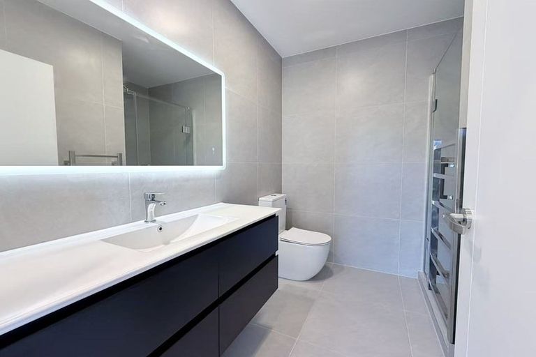 Photo of property in 13a King Richard Place, Browns Bay, Auckland, 0630