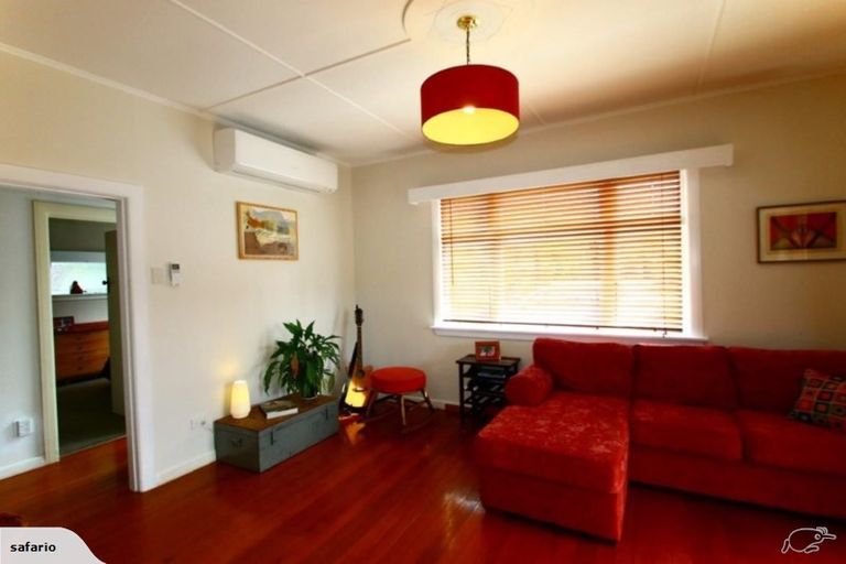 Photo of property in 140 Commercial Street, Takaka, 7110