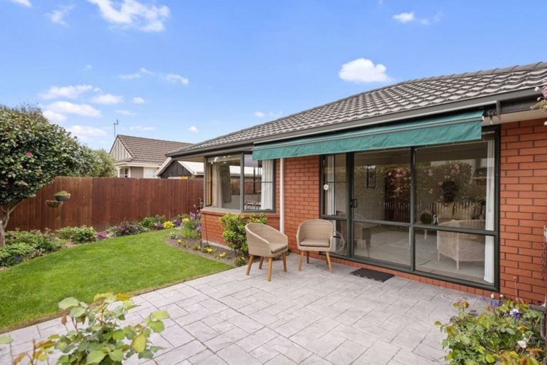 Photo of property in 4/156 Blighs Road, Strowan, Christchurch, 8052