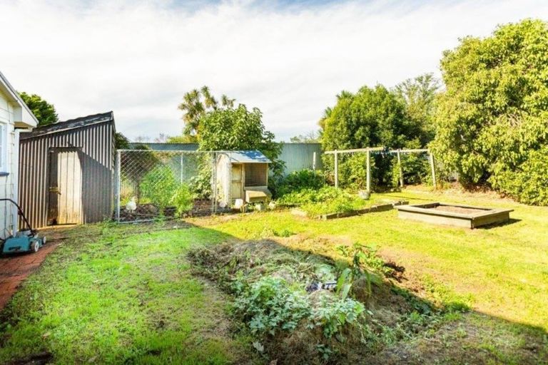 Photo of property in 16 Saint James Street, Southbridge, 7602