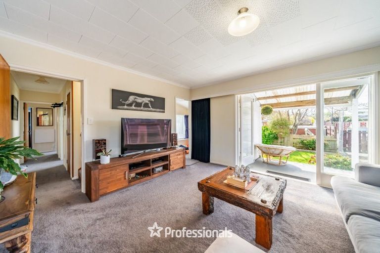 Photo of property in 13 Whites Line West, Woburn, Lower Hutt, 5010