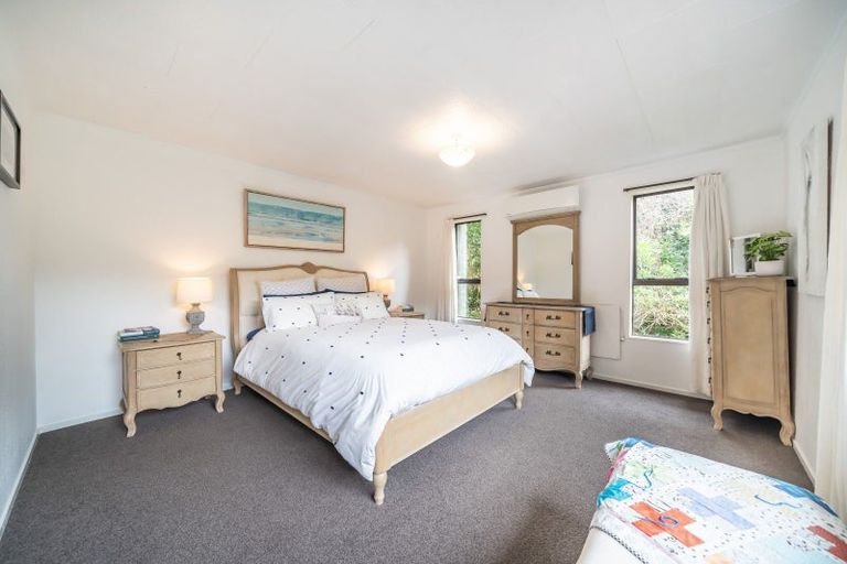 Photo of property in 20 Roys Road, Plimmerton, Porirua, 5026
