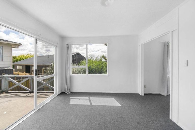 Photo of property in 49 Hyperion Drive, Randwick Park, Auckland, 2105